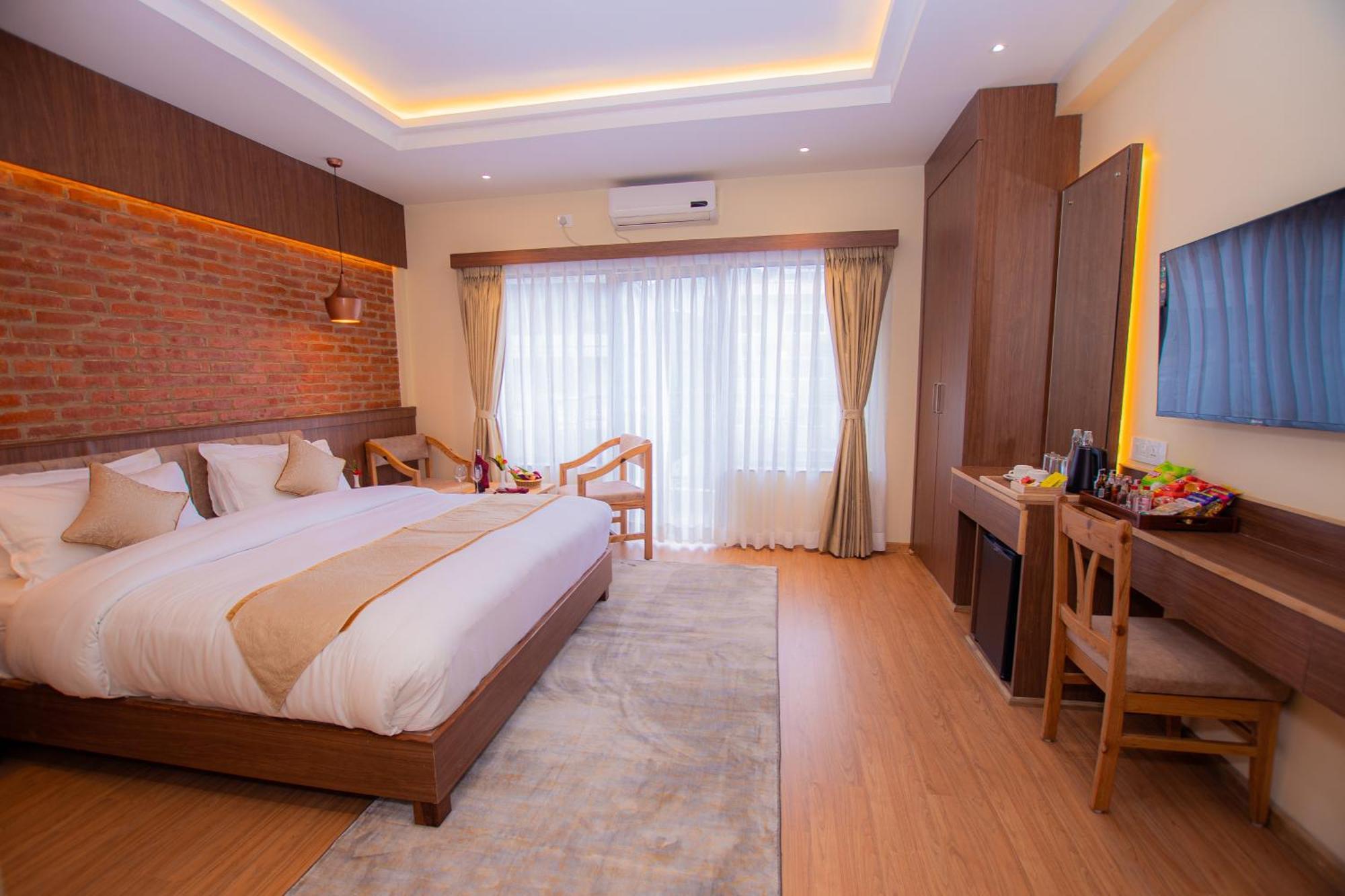 Temple Himalaya Hotel & Spa Pokhara Buitenkant foto