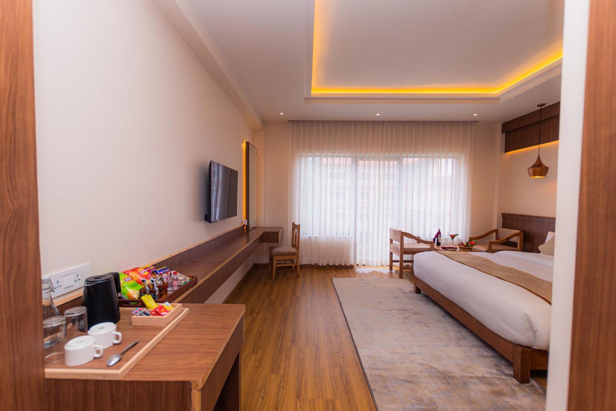 Temple Himalaya Hotel & Spa Pokhara Buitenkant foto