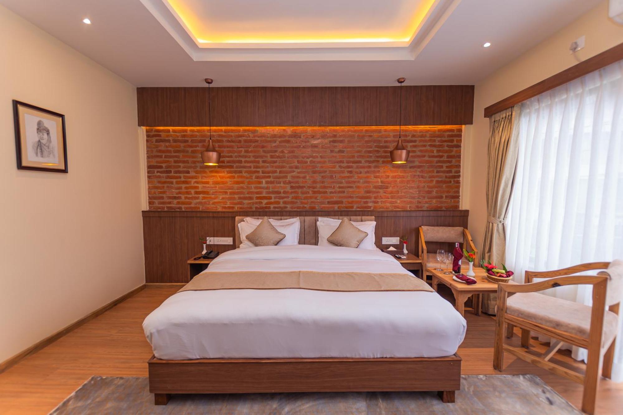 Temple Himalaya Hotel & Spa Pokhara Buitenkant foto
