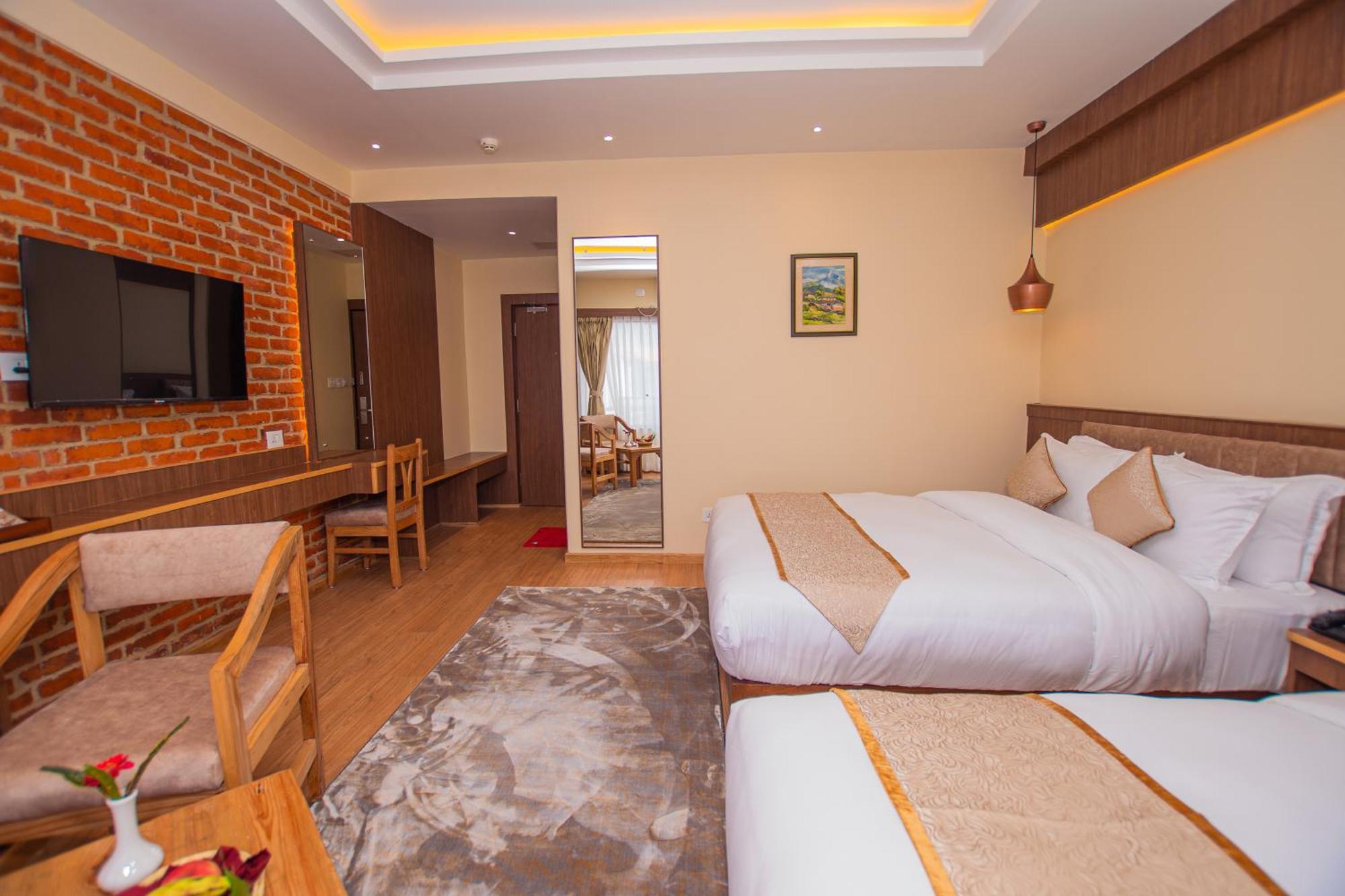 Temple Himalaya Hotel & Spa Pokhara Buitenkant foto