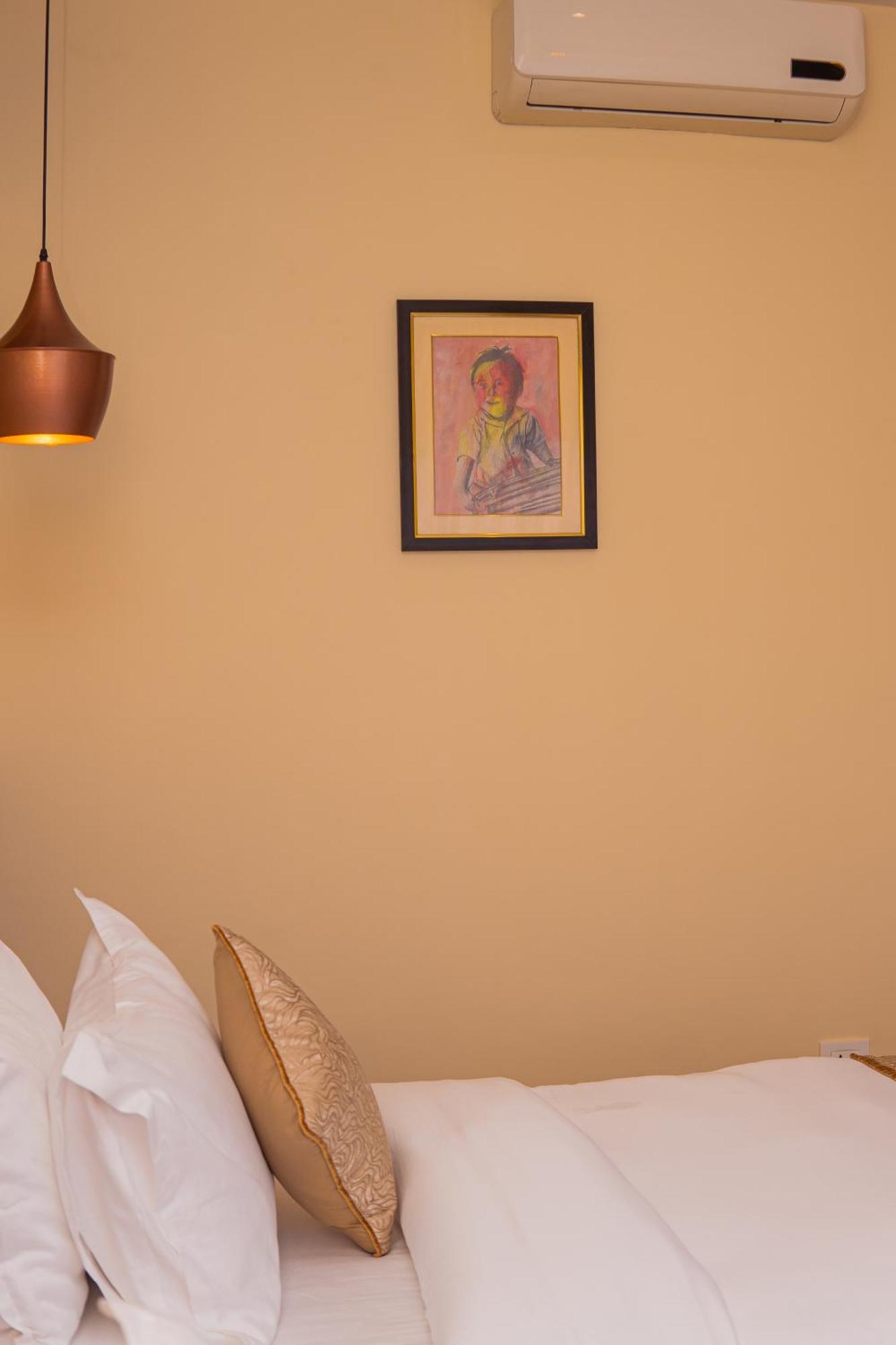 Temple Himalaya Hotel & Spa Pokhara Buitenkant foto