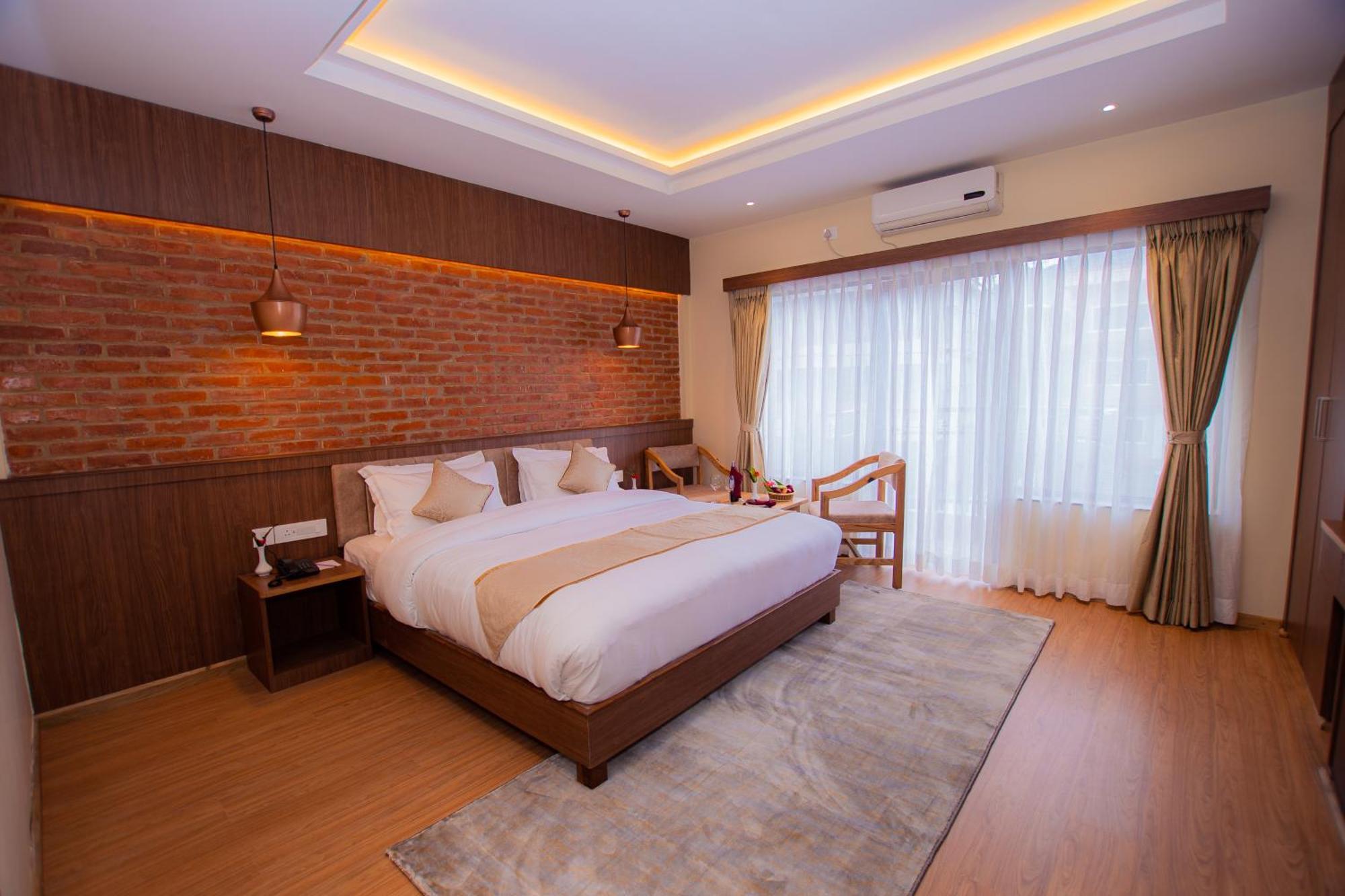 Temple Himalaya Hotel & Spa Pokhara Buitenkant foto